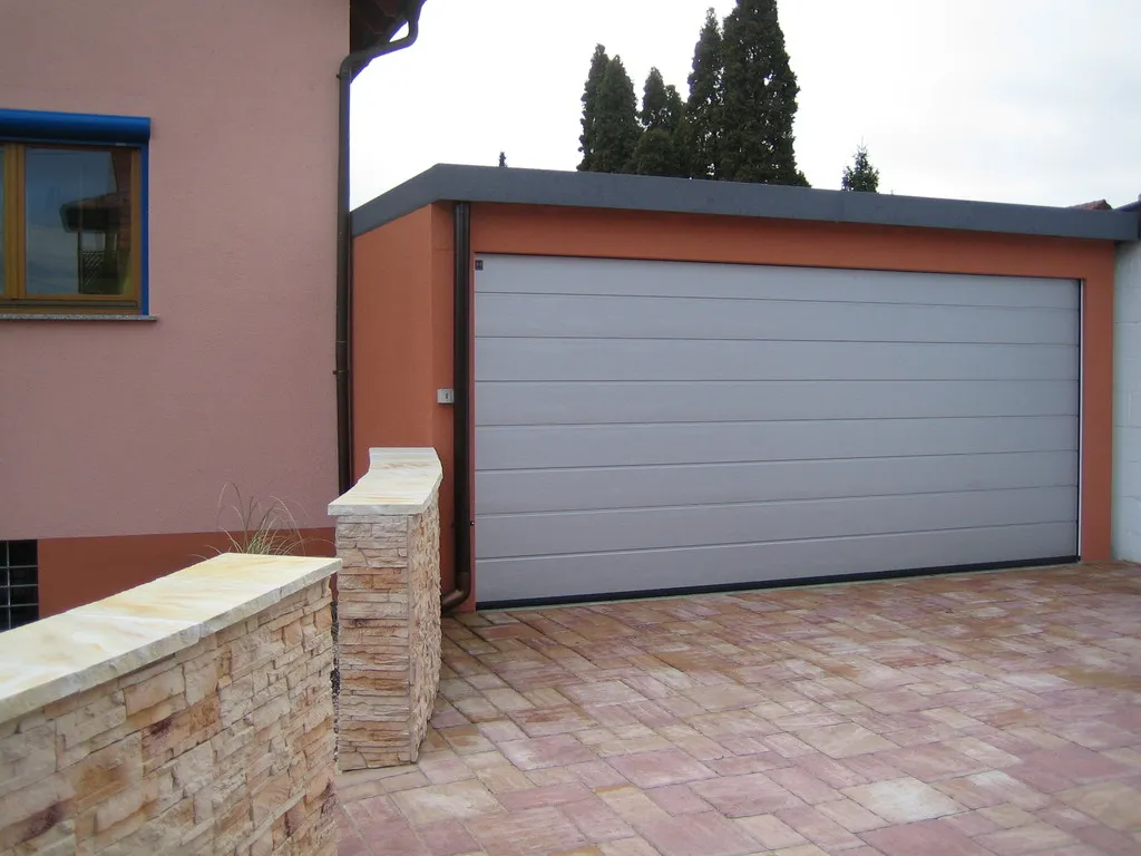 DOPPELGARAGE 55 X 6m Mit Sektionaltor 5 X 2m
