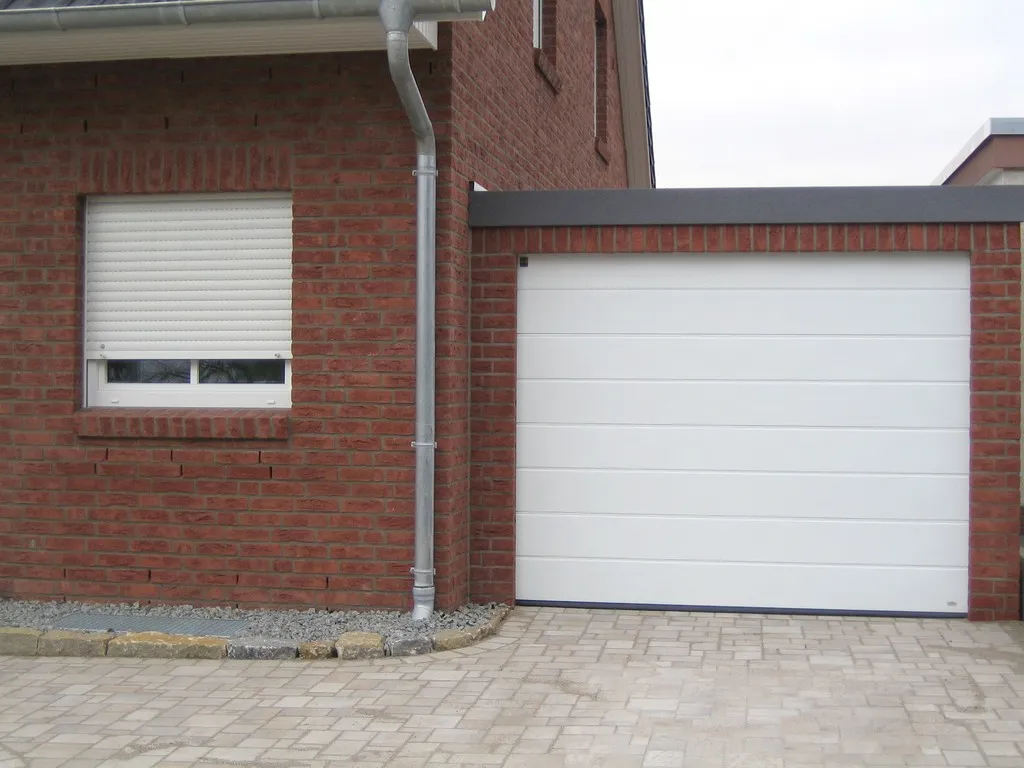 EINZELGARAGE 3 X 6m Mit Sektionaltor Und Verklinkert 1