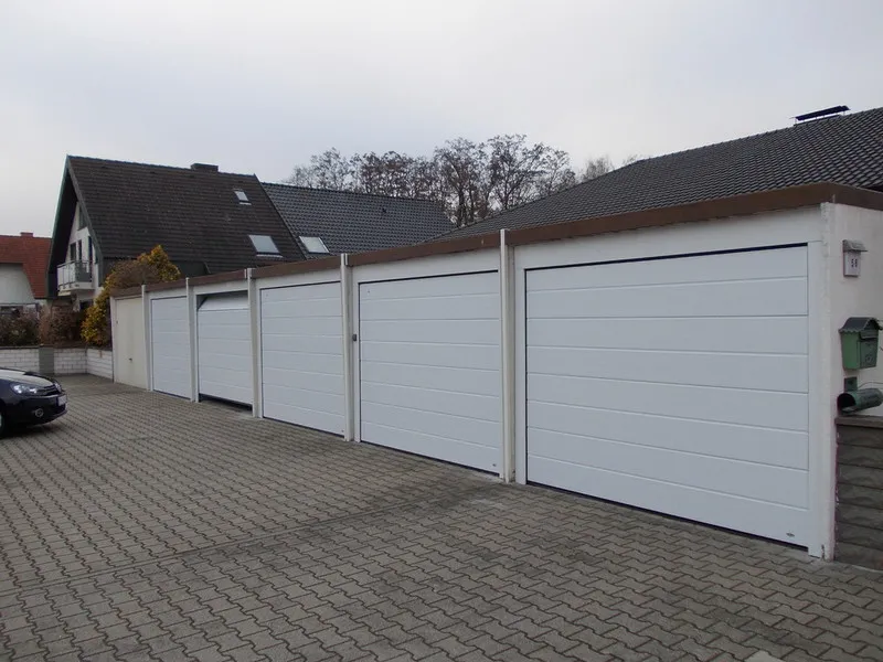 Renovierungsumbau Von Alten Schwingtore Auf Moderne Sektionaltore Mit Solarantrieben
